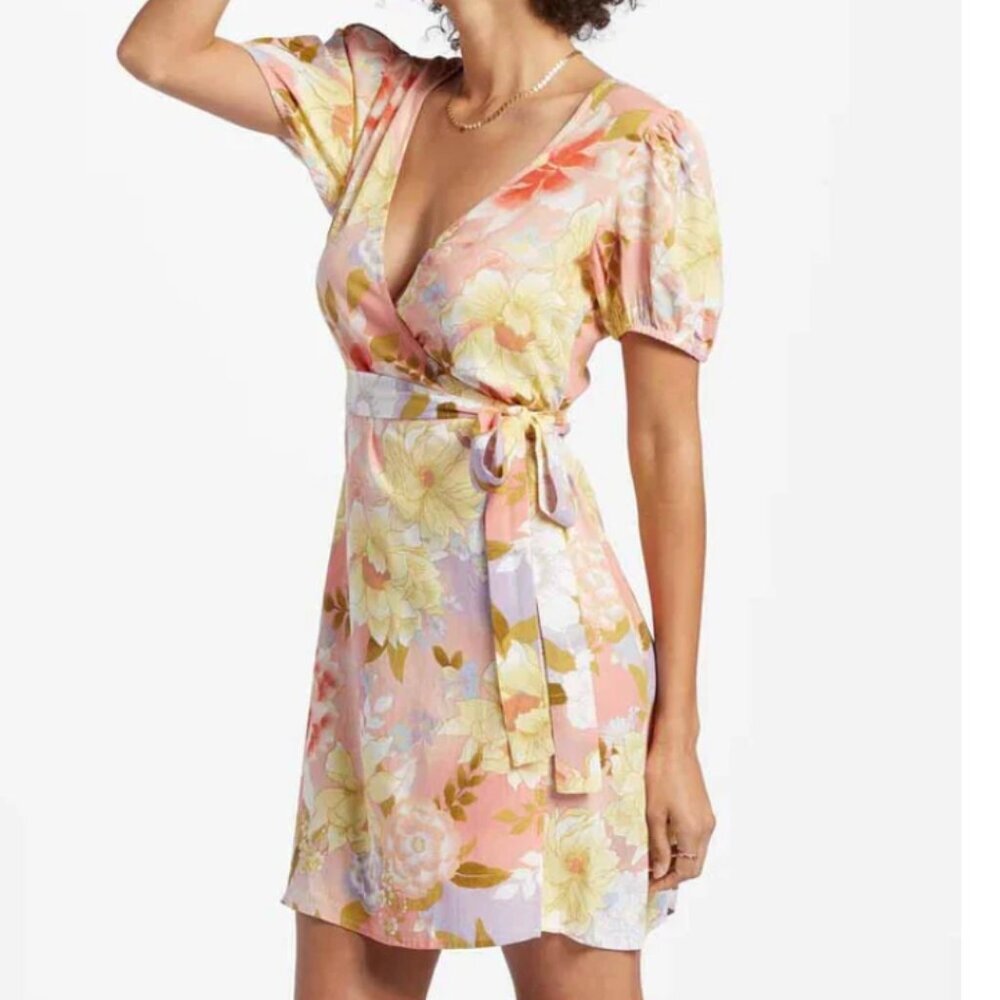 NEW Billabong Boho Floral Hot Tropics Mini Wrap Dress in Sweet Peach